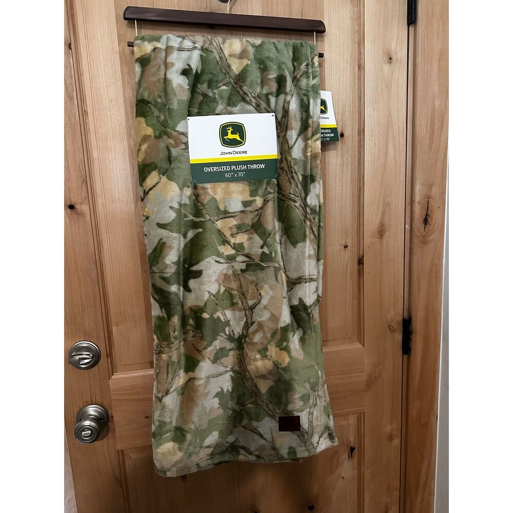 John Deere Oversized Plush Throw Blanket 60” x 70” Camo Print NWT
